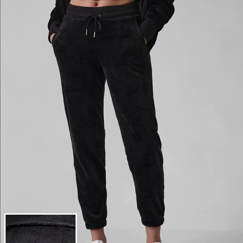 Athleta Double Cozy Karma black Recover Joggers sweatpants